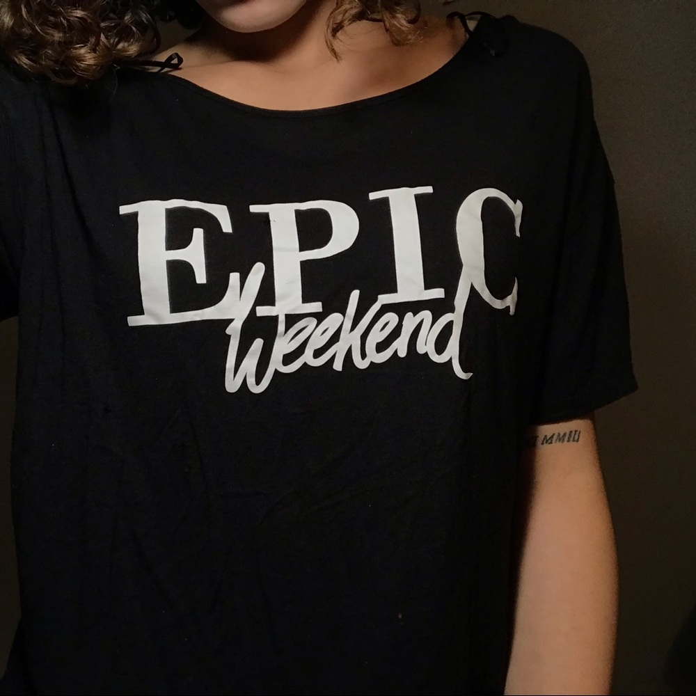 Low cropped shirt